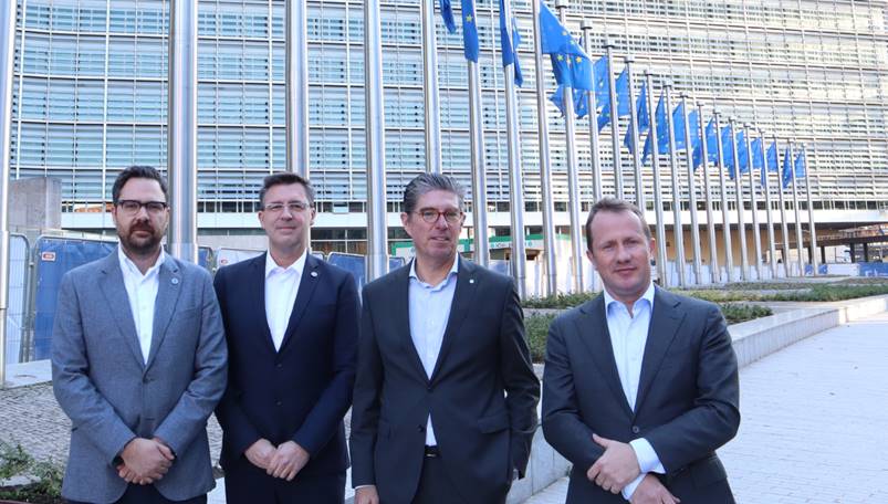 Caption (left to right): Dr.Alistair Davidson - Director CBI, Dr. Christian Rosenkranz – EUROBAT Board member and    Vice-Chair of CBI, Dr. Marc Zoellner - EUROBAT President, Rene Schroeder, EUROBAT Executive Director